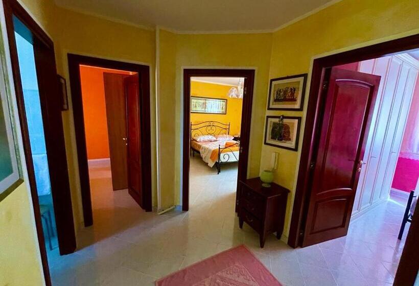 اتاق استاندارد چهار تخته با چشم‌انداز دریا, Lalu S B&b
