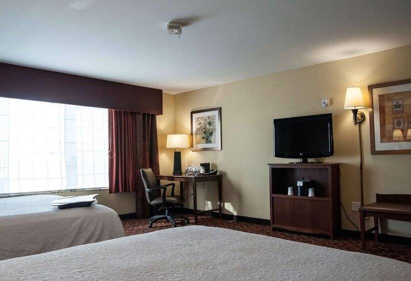 اتاق استاندارد, Hampton Inn & Suites Watertown