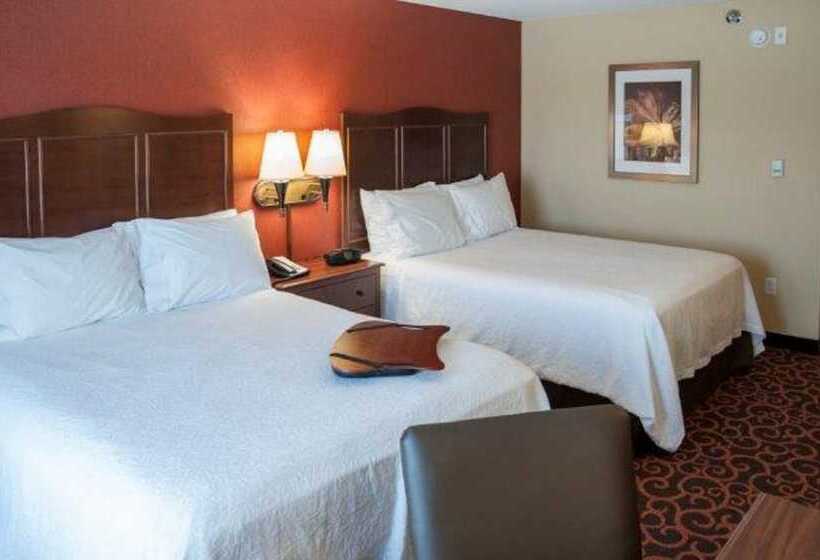 اتاق استاندارد, Hampton Inn & Suites Watertown