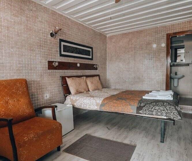 디럭스 룸, Akropolis Guest House