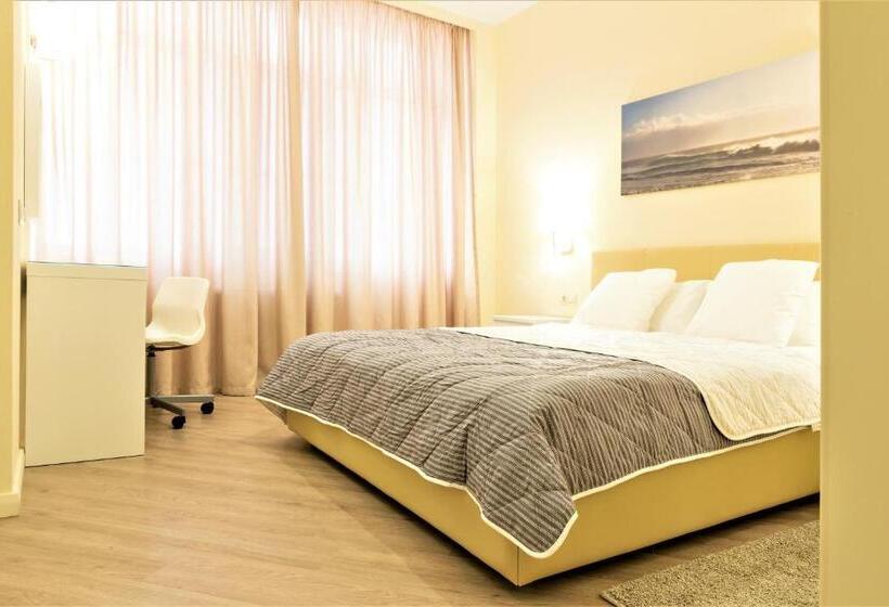 اتاق لوکس با بالکن و چشم‌انداز دریا, Miramar Apart Hotel & Spa
