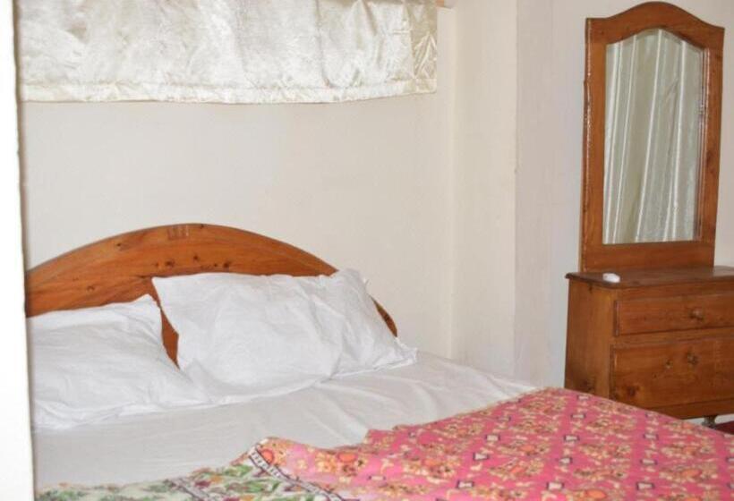 اتاق استاندارد, Highlander Inn Skardu