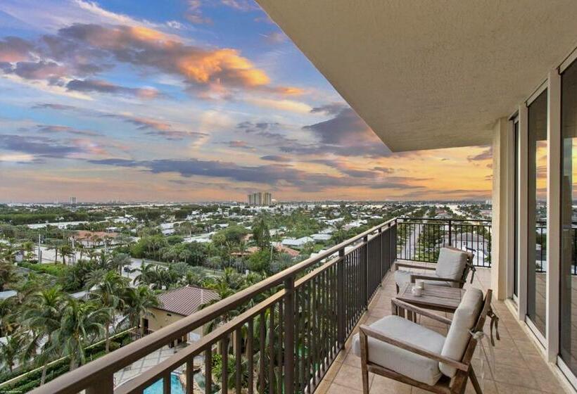 스위트 킹사이즈 침대, Singer Island Beach Resort And Spa, Located At The Palm Beach Resort