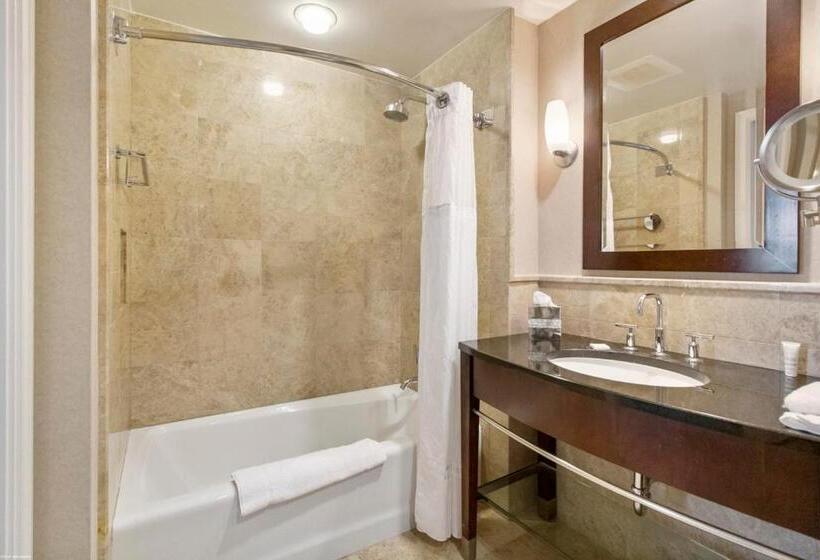스위트 킹사이즈 침대, Singer Island Beach Resort And Spa, Located At The Palm Beach Resort