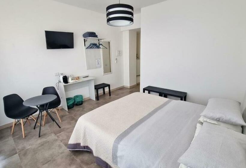 اتاق استاندارد با چشم‌انداز باغ, Meridian B&b