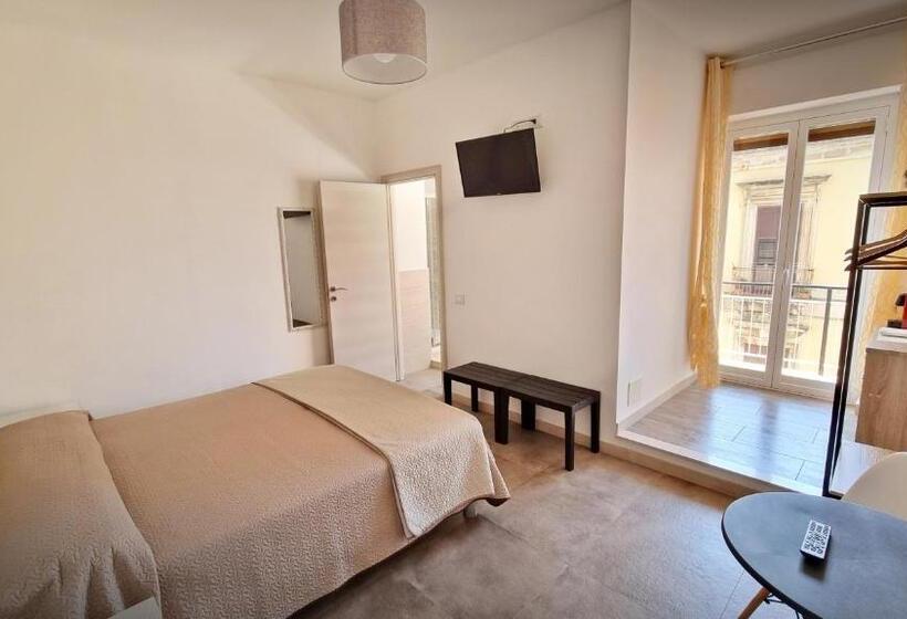 اتاق اساندارد با چشم‌انداز جانبی به دریا, Meridian B&b
