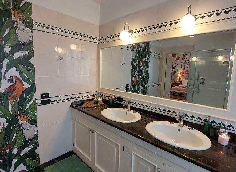 اتاق استاندارد, Aura Relais