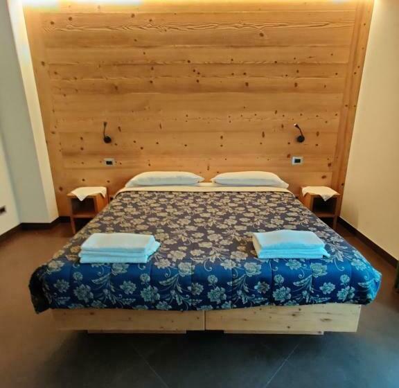 اتاق لوکس با بالکن, Chalet Allemand