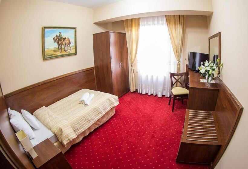 اتاق استاندارد یک نفره, Poniatowski