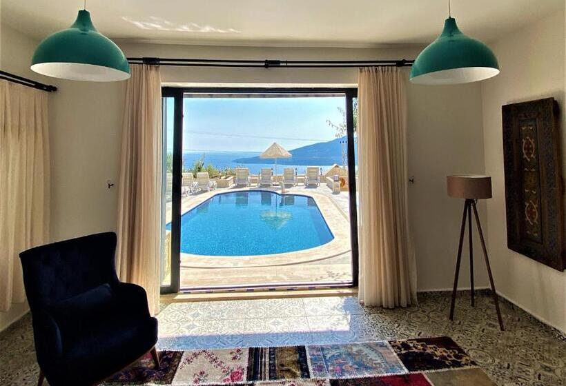 Люкс Вид на Бассейн, Sultan Hotel Kalkan