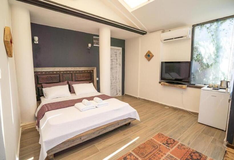 Номер Стандарт Вид на Море с Балконом, Sultan Hotel Kalkan