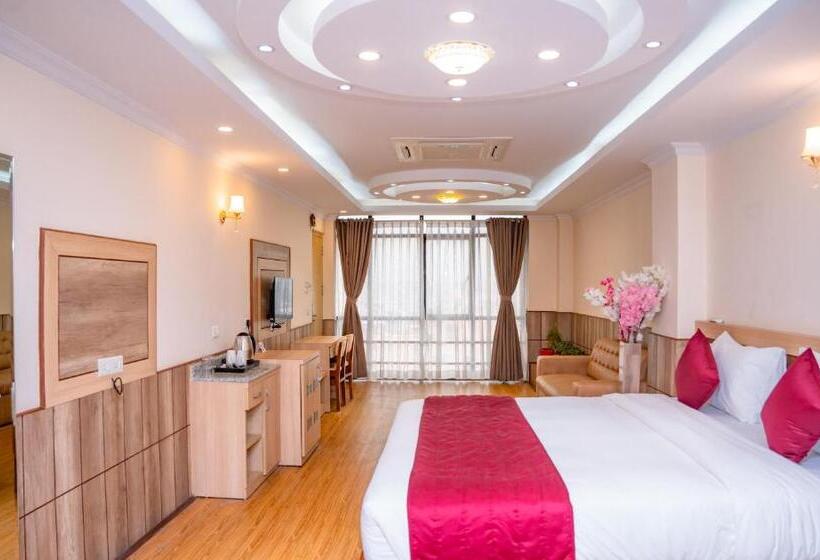 Deluxe Suite King Bed, Drishya