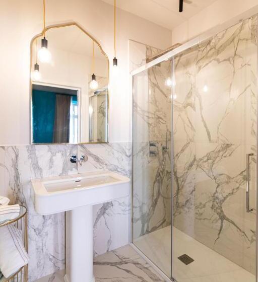 اتاق لوکس, Palazzo Fauzone Relais