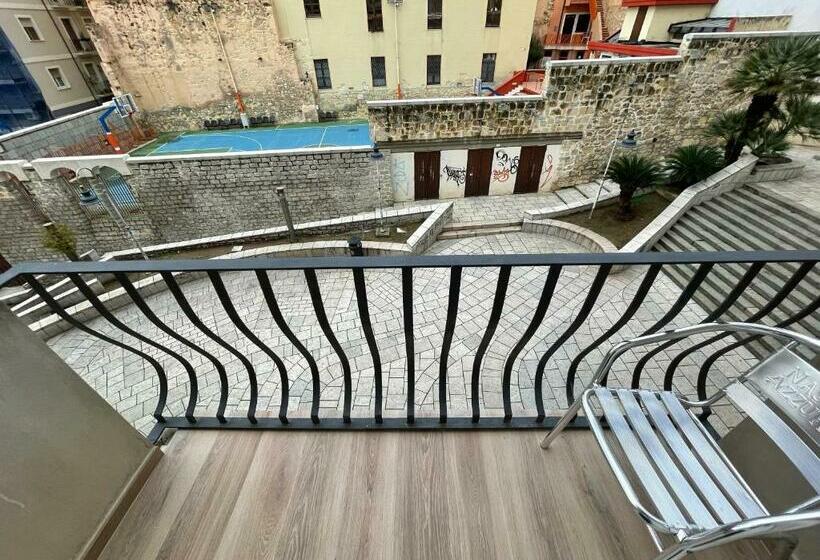 سوییت جونیور با بالکن, Extravaganza Room And Suite Apartment City Center