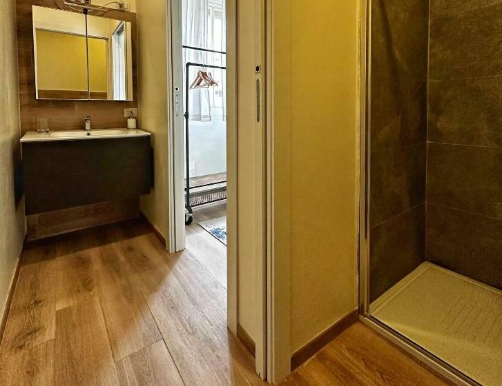 سوییت جونیور با بالکن, Extravaganza Room And Suite Apartment City Center