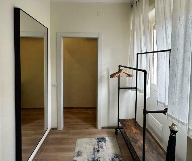 سوییت جونیور با بالکن, Extravaganza Room And Suite Apartment City Center