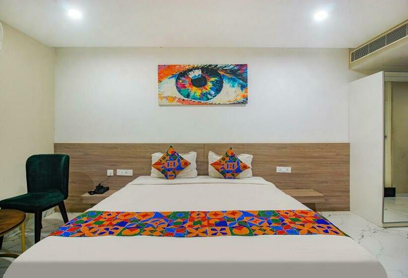 行政三人间, Fabhotel Ssr Fern Suites   Nr Gsm Mall
