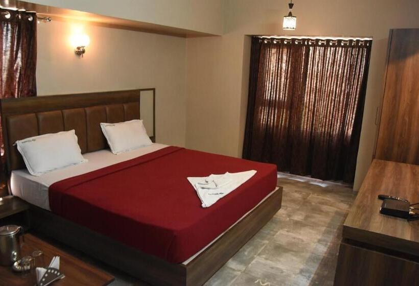 Номер Deluxe, Vrindavan Deluxe, Kolhapur