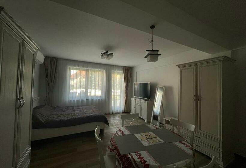 استودیوی استاندارد, Iarca Inn