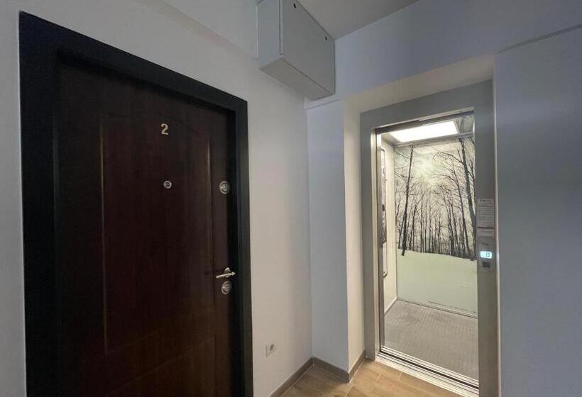 استودیوی استاندارد, Iarca Inn