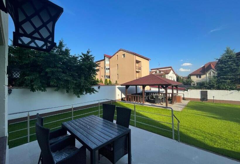 استودیوی استاندارد, Iarca Inn