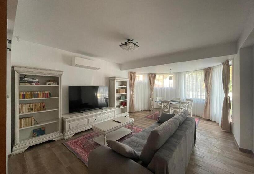 آپارتمان 1 خوابه با تراس, Iarca Inn