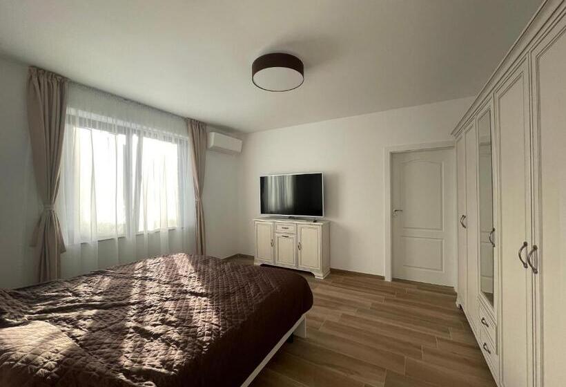 آپارتمان 1 خوابه با تراس, Iarca Inn