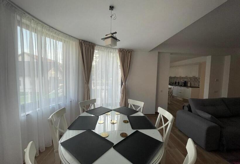 آپارتمان 1 خوابه با تراس, Iarca Inn
