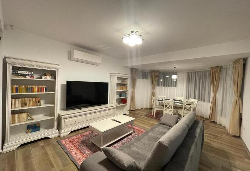 آپارتمان 1 خوابه با تراس, Iarca Inn