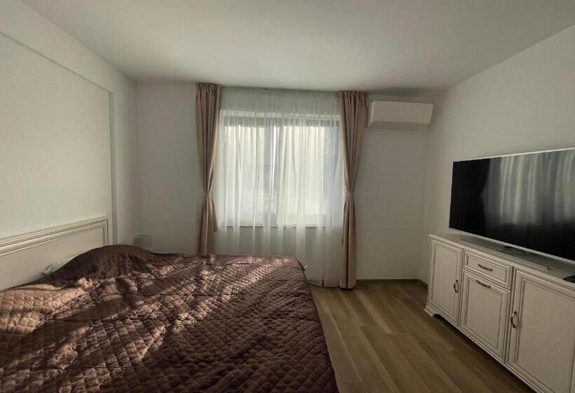 آپارتمان 1 خوابه با تراس, Iarca Inn