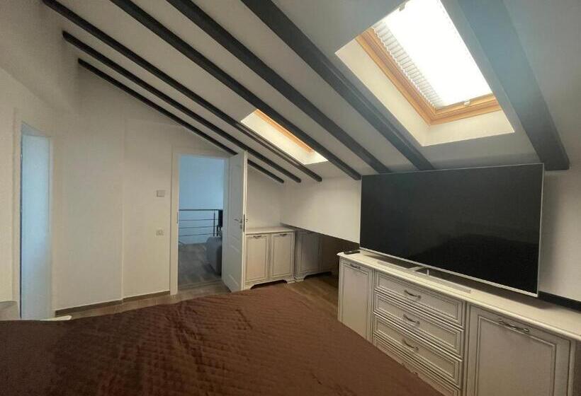 1 Bedroom Penthouse Apartment, Iarca Inn