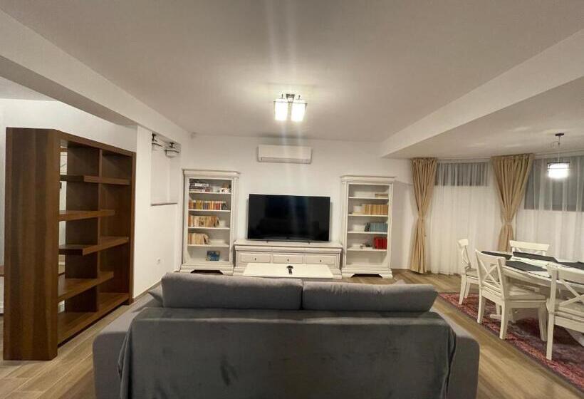 آپارتمان 1 خوابه با تراس, Iarca Inn