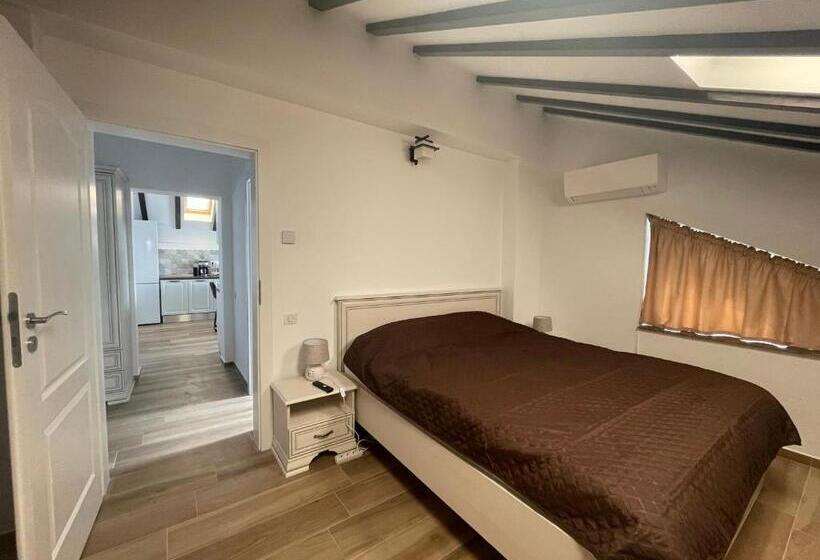 1 Bedroom Penthouse Apartment, Iarca Inn