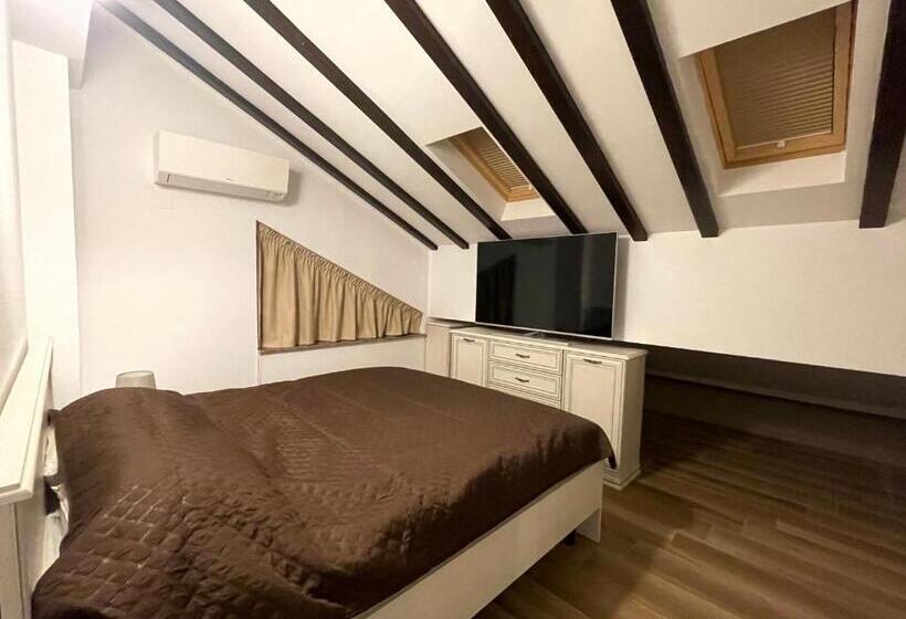 1 Bedroom Penthouse Apartment, Iarca Inn