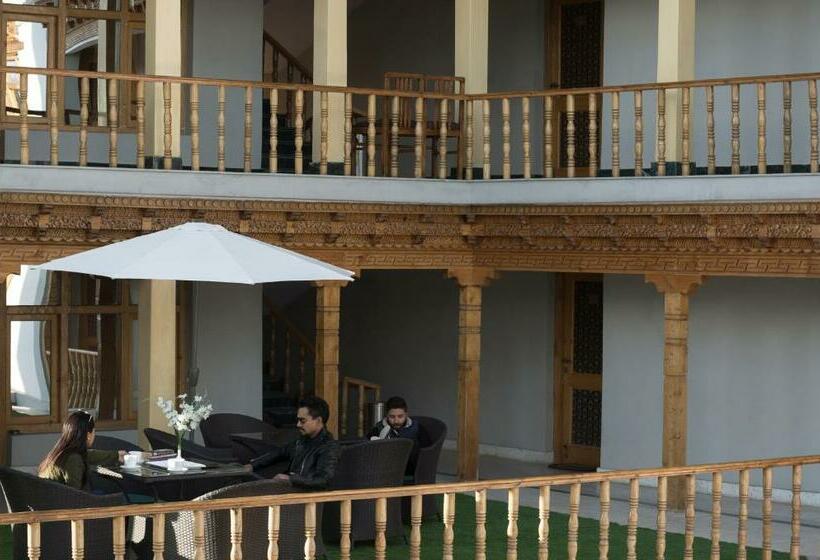 マウンテンビュースタンダードルーム, Ree Hostel
