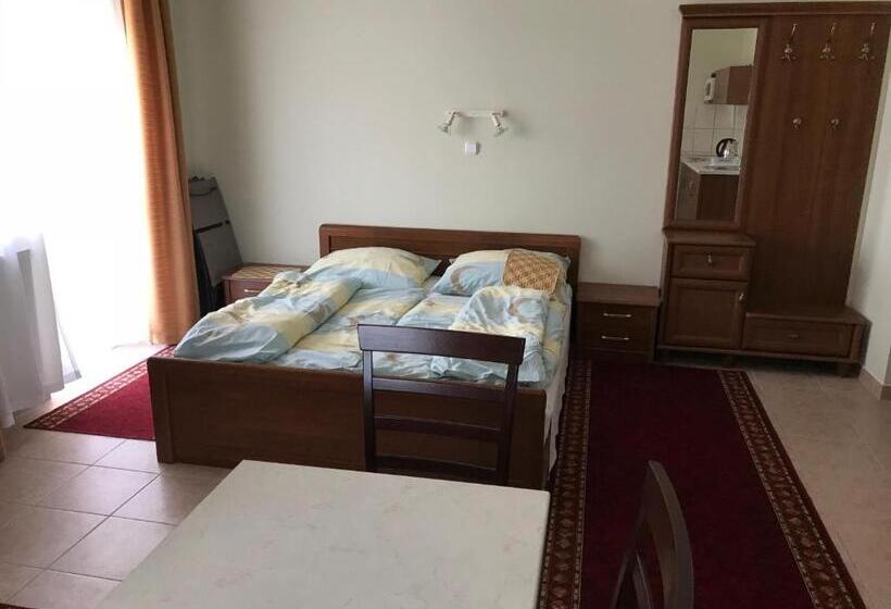 اتاق استاندارد با بالکن, Izabella Panzio