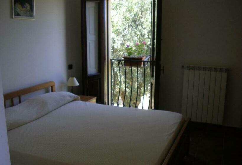 آپارتمان 1 خوابه با تراس, Agriturismo Torre Rinusa