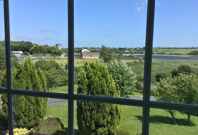 اتاق استاندارد با چشم‌انداز دریاچه, The Lodge B&b