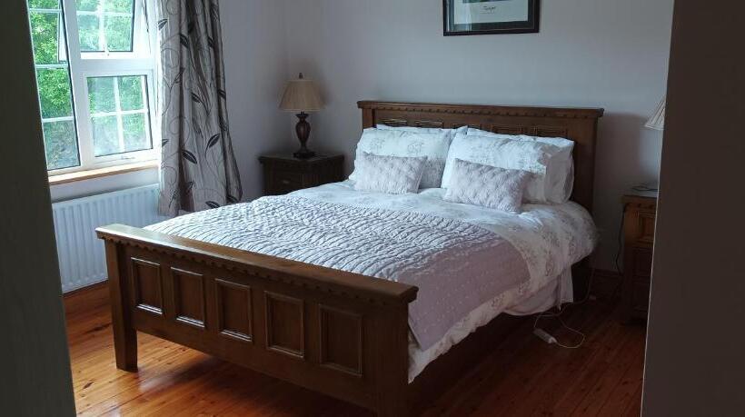 اتاق استاندارد با تخت بزرگ, The Lodge B&b