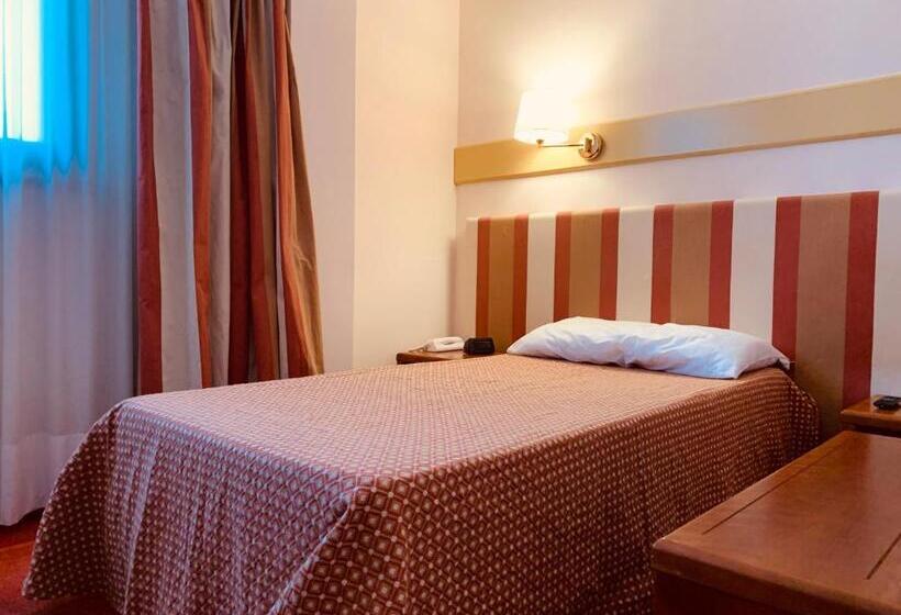 Номер Стандарт Индивидуальный, Eurohotel Palace Maniago