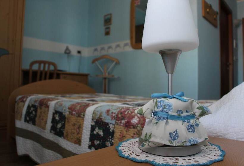 اتاق استاندارد یک نفره, La Fontana
