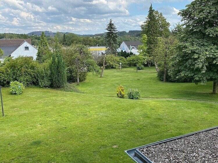 Номер Комфорт Индивидуальный, Montana Landhotel Gummersbach Nord