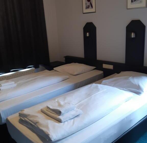 Номер Стандарт, Ravel Hotel Cyrano