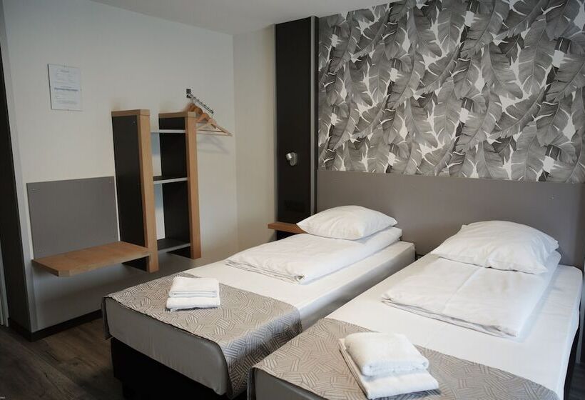 Номер Стандарт, Ravel Hotel Cyrano