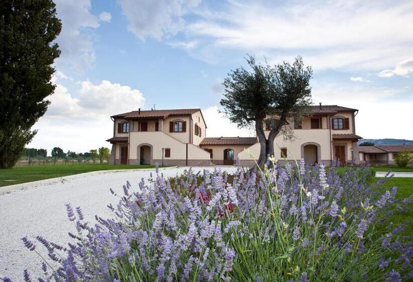 Family flat with balcony, Agriturismo Le Rondini Di Francesco Di Assisi