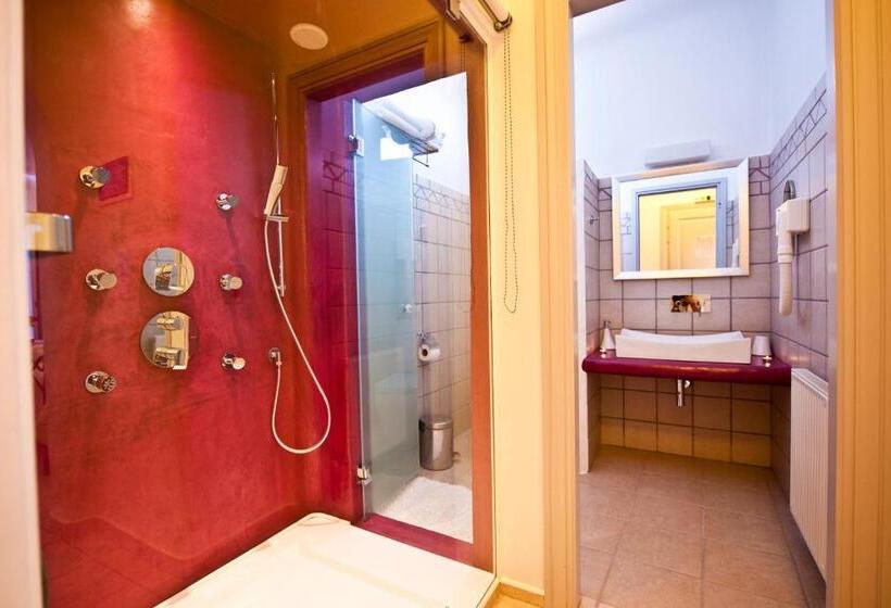 Люкс Вид на Море с Гидромассажем, Yades Suites & Spa   Adults Only