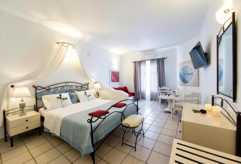 Люкс Вид на Море с Гидромассажем, Yades Suites & Spa   Adults Only