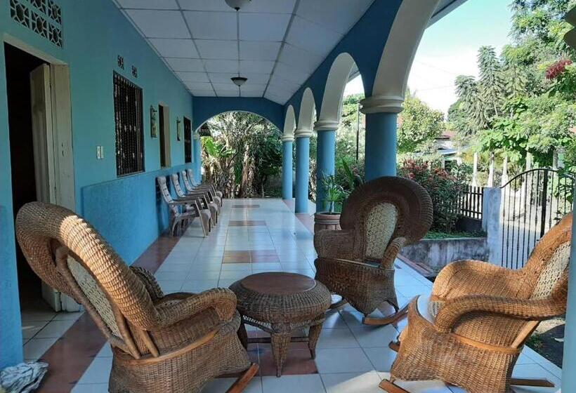 Трехместный Номер Стандарт с Видом, Ometepe House