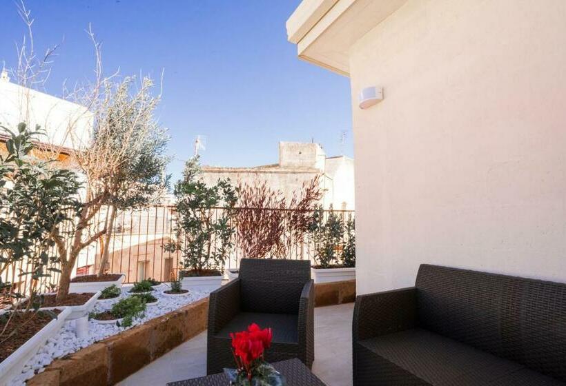 Standard Triple Room with Terrace, Grantò B&b