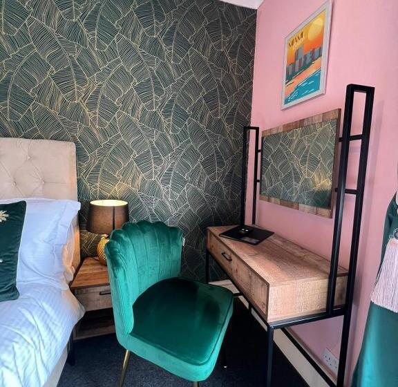 Номер Стандарт, Mcgraths Blackpool
